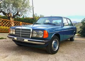 1976 200 (W123)